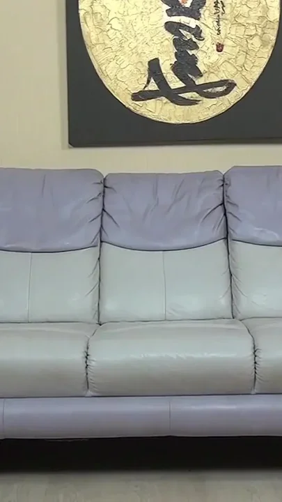 Horny Mature Housewife Vianne Plays with Her Hairy Pussy & Ass on the Couch
