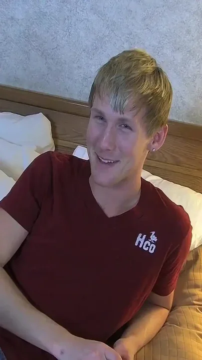 Havin' a Wank with Hayden