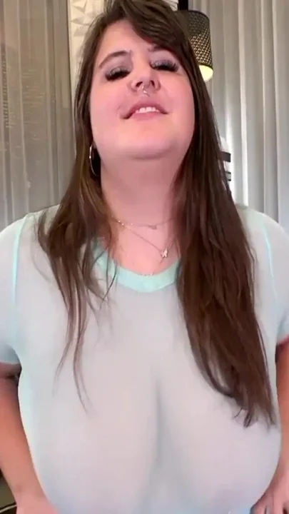 Plump Beauty Leila Lewis Dildo Fucks Her Greedy Pussy