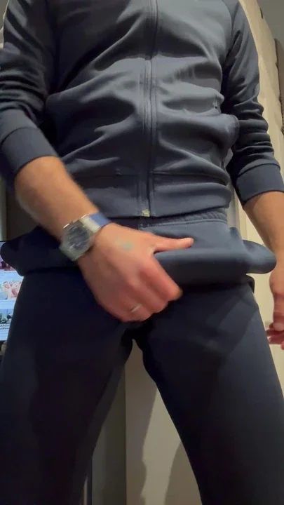 Playing with my dick on Zoom before my girlfriend gets home