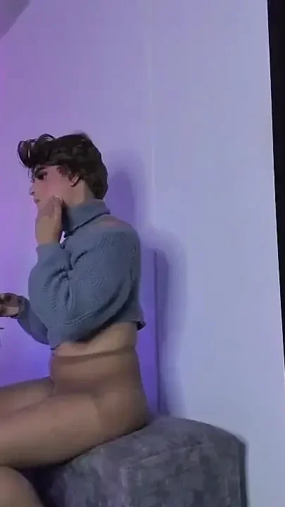 Femboy Puts on Makeup When His Neighbor Arrives and Makes Him Suck