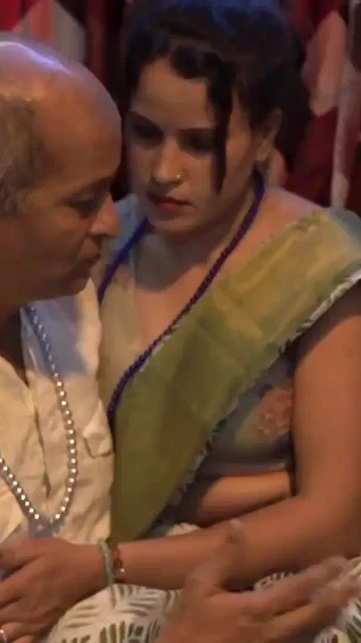 Guru ji ka sex treatment Indian Beautiful Housewife Sex Clip 1