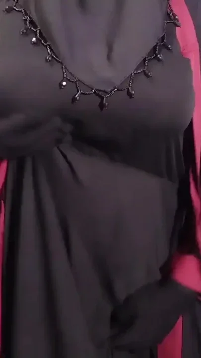Hijabi Muslim beautiful woman having sex with cook Shyamal Clip 1