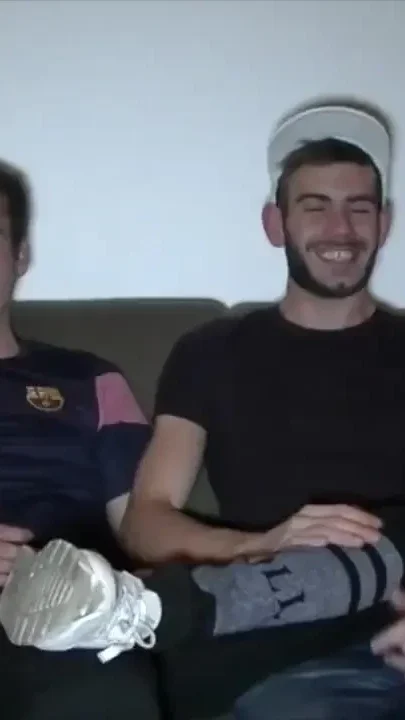 Zeus Varas fucked bareback by Axel Max