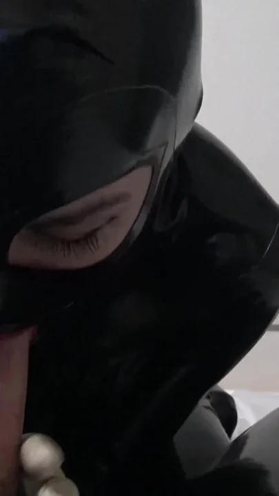 Spontaneous Amateur Latex Games in a Hotel Room with My New Lover a Naughty