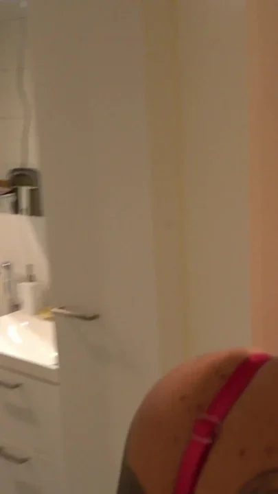 Curvy Arab Muslim Real Estate Agent in Hijab Gets Fucked by Her Client