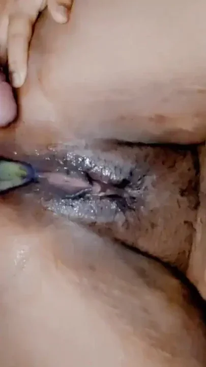 Desi Bhabhi Super Banana Sex Banana inside pussy Clip 1
