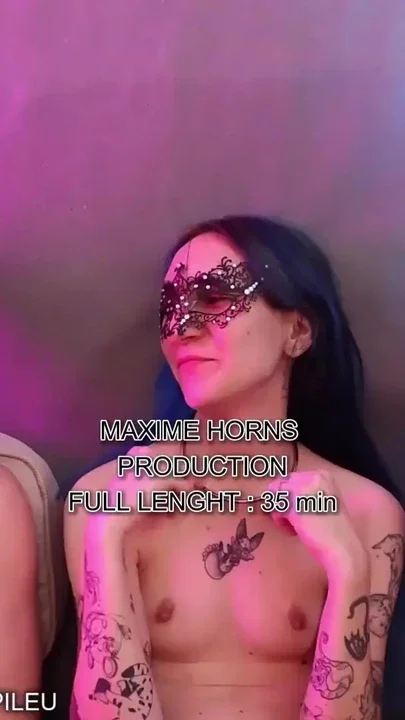 BISEXUAL VERSATILE THREESOME – PEGGING LICKING & CUM SWAP Clip 2