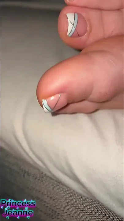 Very Close up Sexy Feet Delicate Tiny Toes POV Clip 1