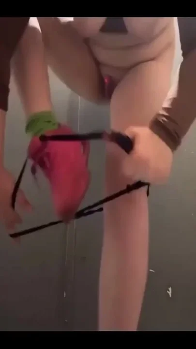 Crazy Squirting in the Gym