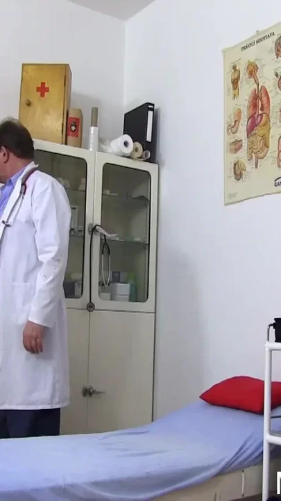 Mature gyno - dirty gyno doctor operates cam in his surgery to record his patient