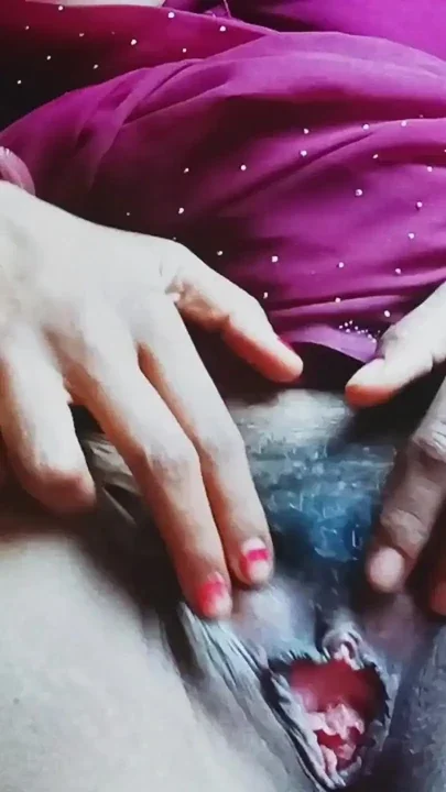 Biggest pusssy in indian women masterbate by fingering part 1 Clip 1