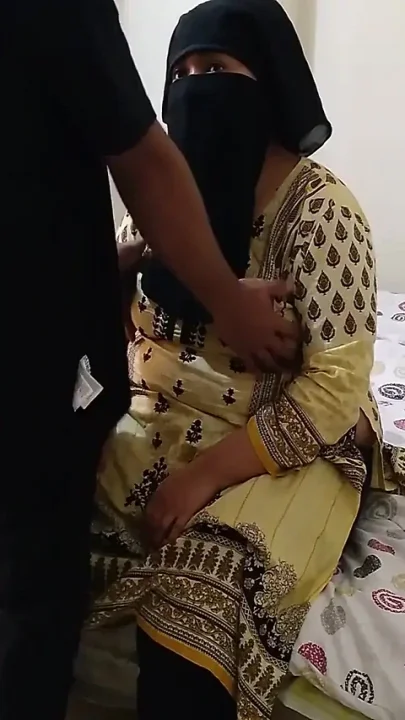 Share Hotel Room with Hot Bhabhi