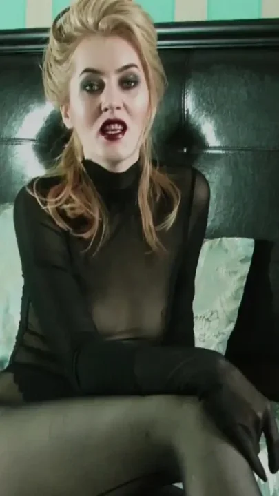 Hand babe