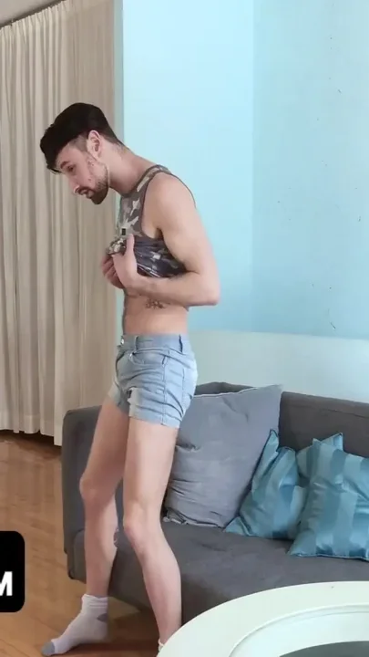 Unemployed boy finds alternative way to live rent-free and submits his tight