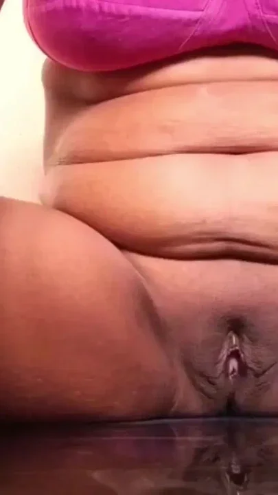 Tamil girl boobs & pussy show part -2 Clip 1