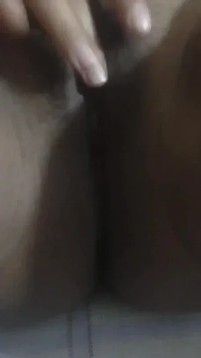 Sister-in-law's pussy itched and shook a lot water came out of her boyfriend's