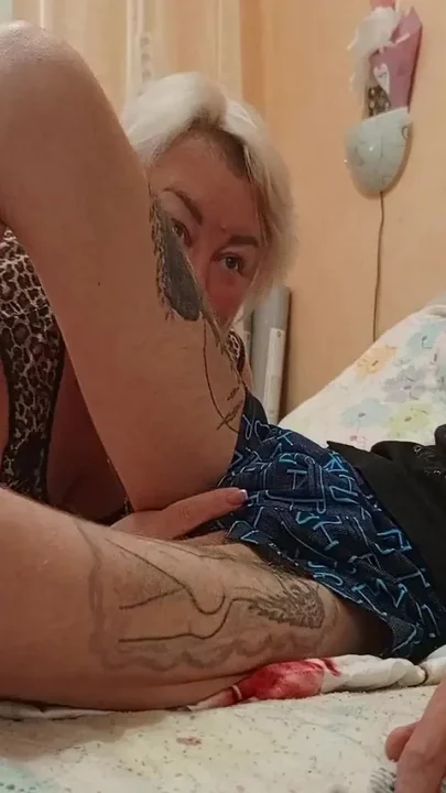 Stepmom Swallows Mouthful of Hot Thick Cum