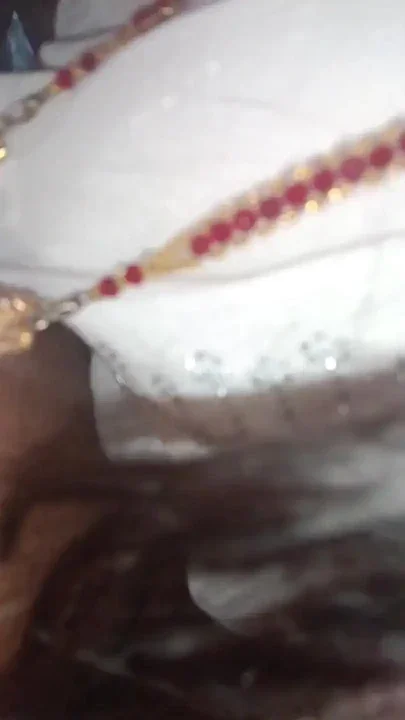 Holi khelne se pahle pati se chudawa kar unke lund se holi kheli Clip 1