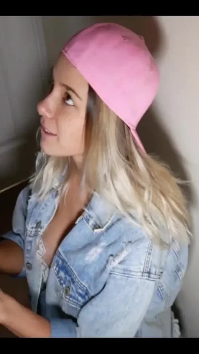 Skater Girl Blowjob