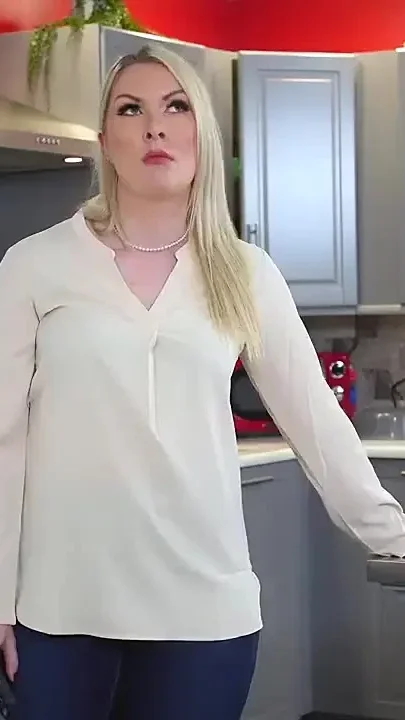 Stepdaughter to Stepmom 