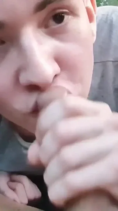 Blowing a Guy in His Car Till He Cums - prettyboi2000x Clip 1
