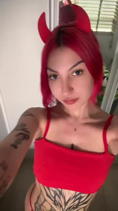 Watch this 19yo Latina teen