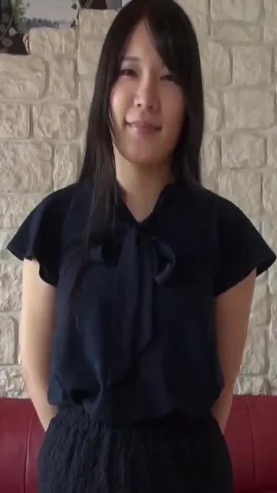 Spread Wide Amateur Tease as Bold Solo Display Turns Playful and Unfiltered - Clip3