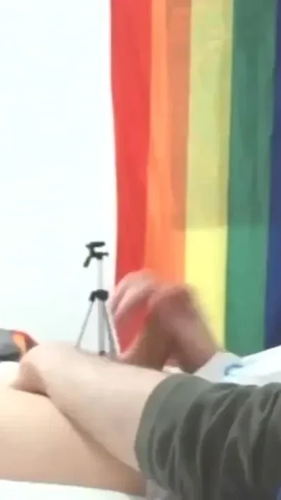 Sammy Andrews wanking and cumming