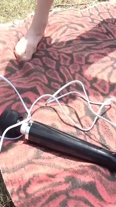 Unknown Babe Gets Her Pussy Pleased by a Vibrator