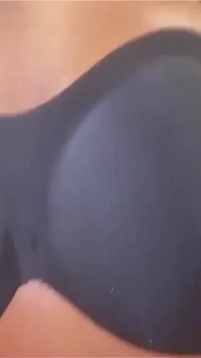 Huge Cum Load on the Wet Dripping Pussy