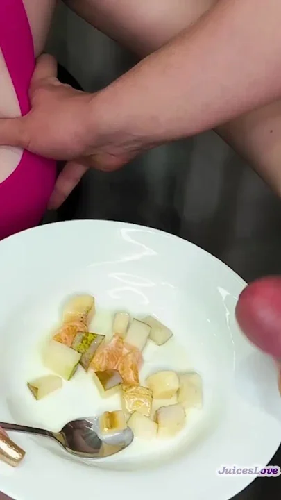 Amateur cumslut eats cum with fruits Huge cumshot