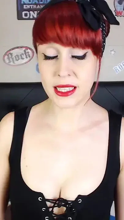 Pin up Girl Smoking Blowjob POV