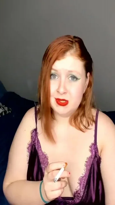 Smoking humiliation with Sophia