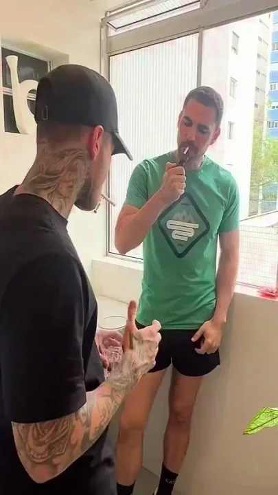 Kyle Fox Takes Erick Diaz Giant Cock
