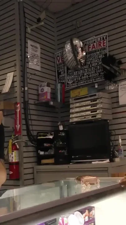 Ivory Logan is really want to suck gloryhole cock