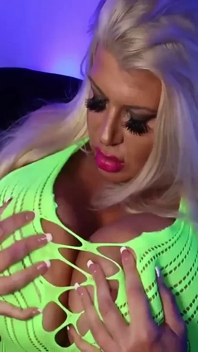 Victoria Vale Big Boob Bangeroo Looking For a Big Fat Cock