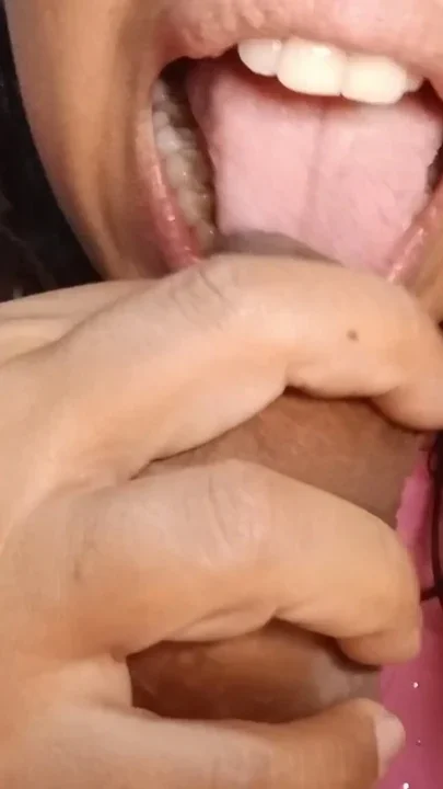 My stepsister gives me the best blowjob in the world playing with her tongue and
