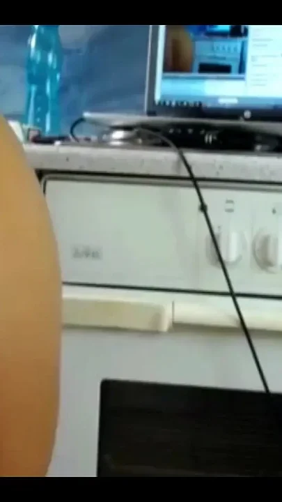 Kitchen Twerk Goddess Sexydea's Provocative Dance of Pure Seduction