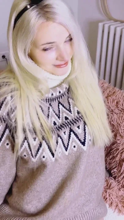 Bunnycasting Teen Performes for Her New Bunny Role