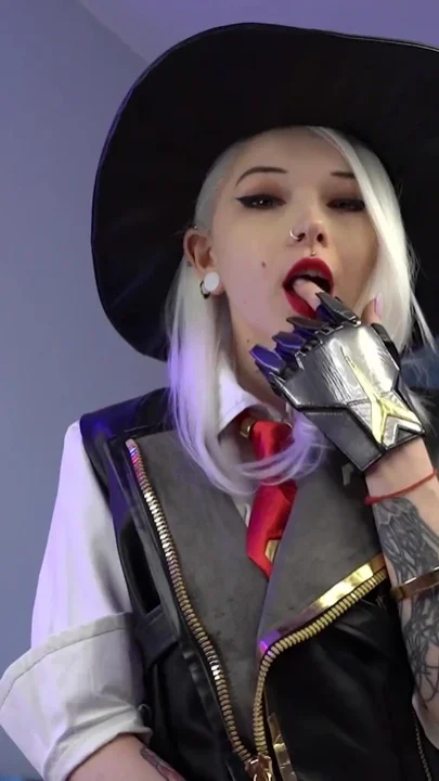 Overwatch Ashes plays with her tight holes Karneli Bandi