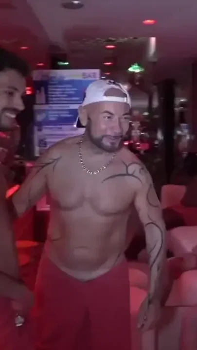 gang bang bareback in jordan green in PARIS