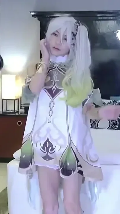 Slender Beautys Debut - a New Cosplayers First Nahida-inspired Fantasy Night