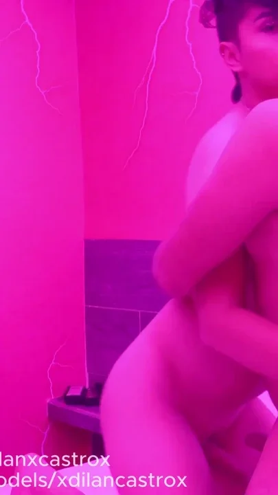 YOUNG TWINK GETS FUCKED BAREBACK BY STRAIGHT MALE IN A CREAMPIE MOTEL Clip 1