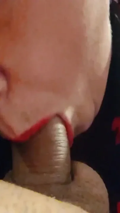 Blowjob sloppy cum in mouth - great blowjob close-up from married slut mature