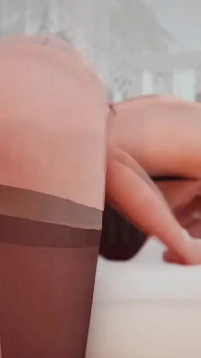 Sweet Redhead Taking Huge Dildo with Fuck Machine and Cum Load