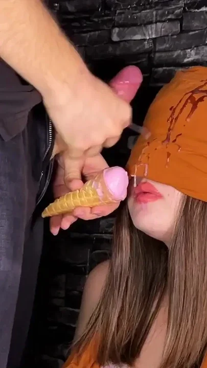 ICE CREAM GAME My Step Sis getting a big loads of cum in her Face during the