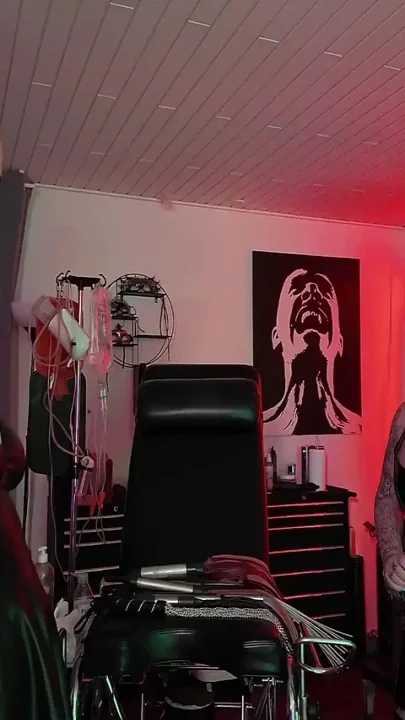 New Domina Flogger Try Out