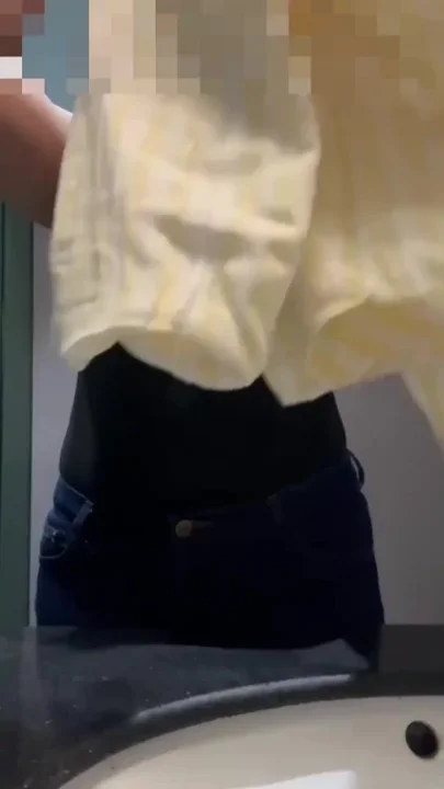 Desi Bhabhi Selfie boobs show Clip 3