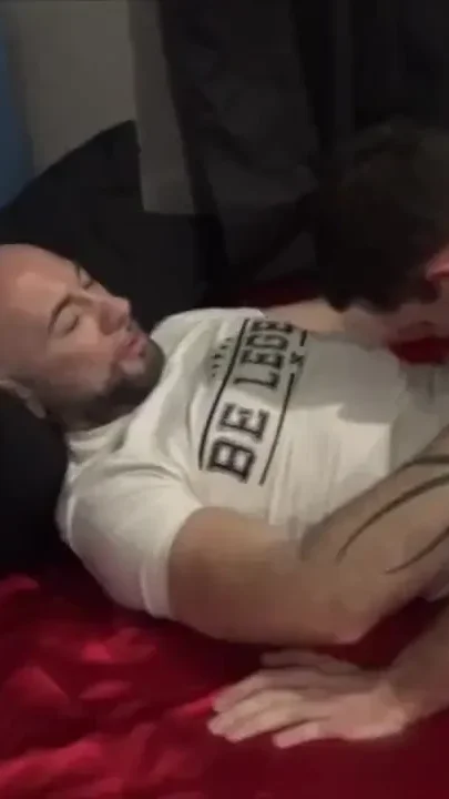 Jess Royan fucked bareback by the big cock of Mika
